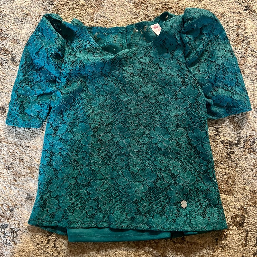 Girl’s lace justice top